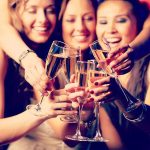 5 Impressive Ways to Organize an Exceptional Happy Hour for Friends