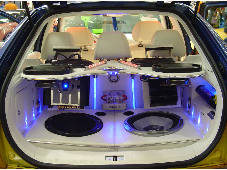 How To Set Up A Sound System In Your Car - These devices let you ...