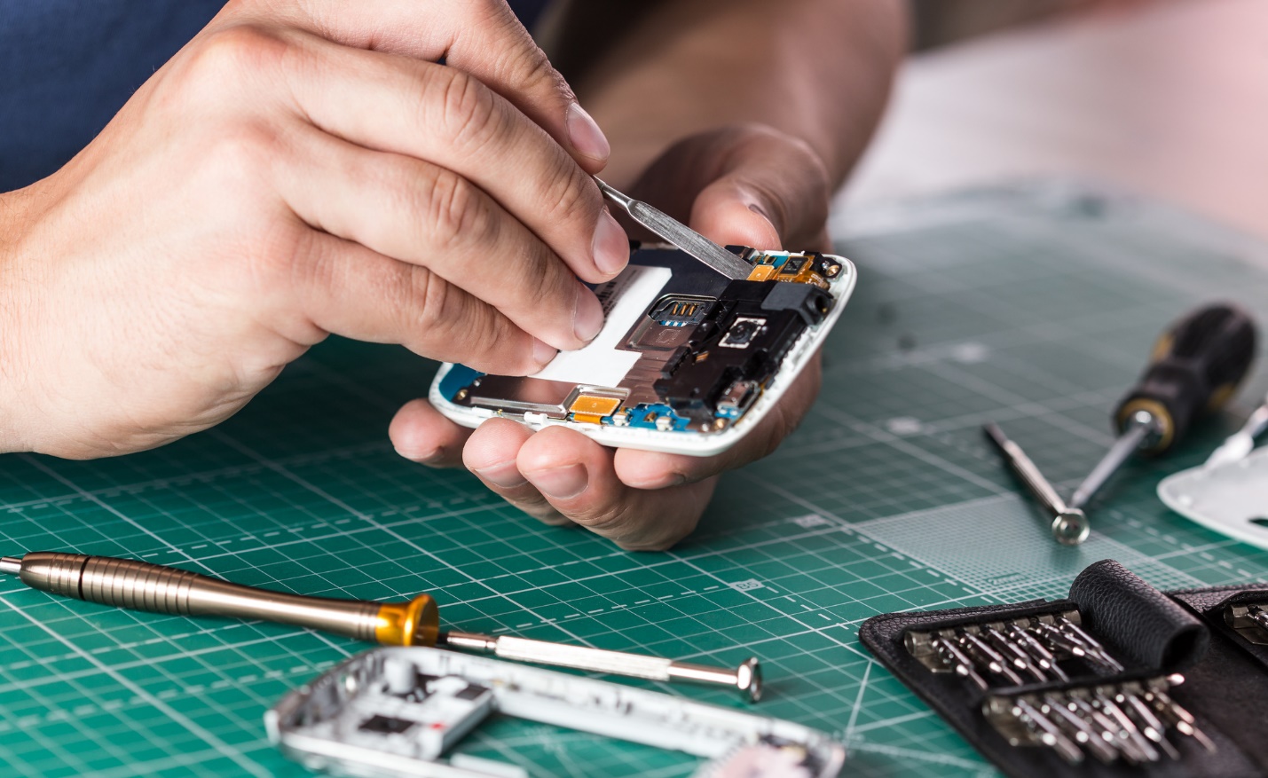 Phone Repair Shop: What You Need to Know Before You Go - Techno FAQ