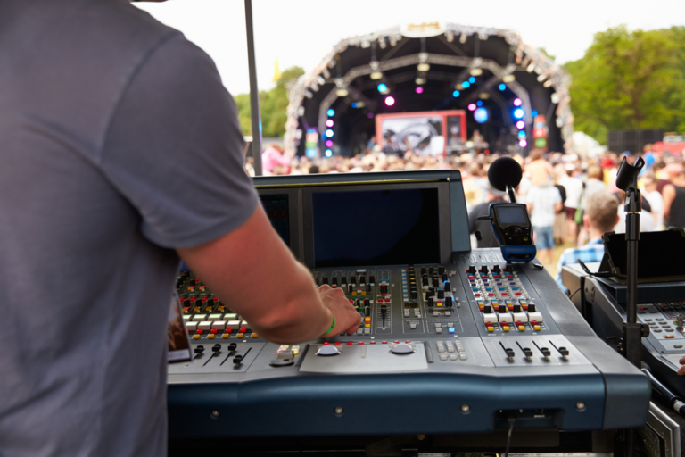 Why You Need to Hire an Audio Visual Consultant? Techno FAQ