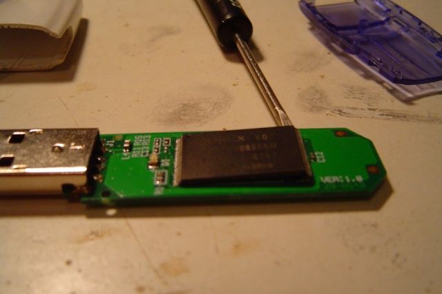 brug Meningsløs auktion How to Repair a Broken Flash Drive | Techno FAQ