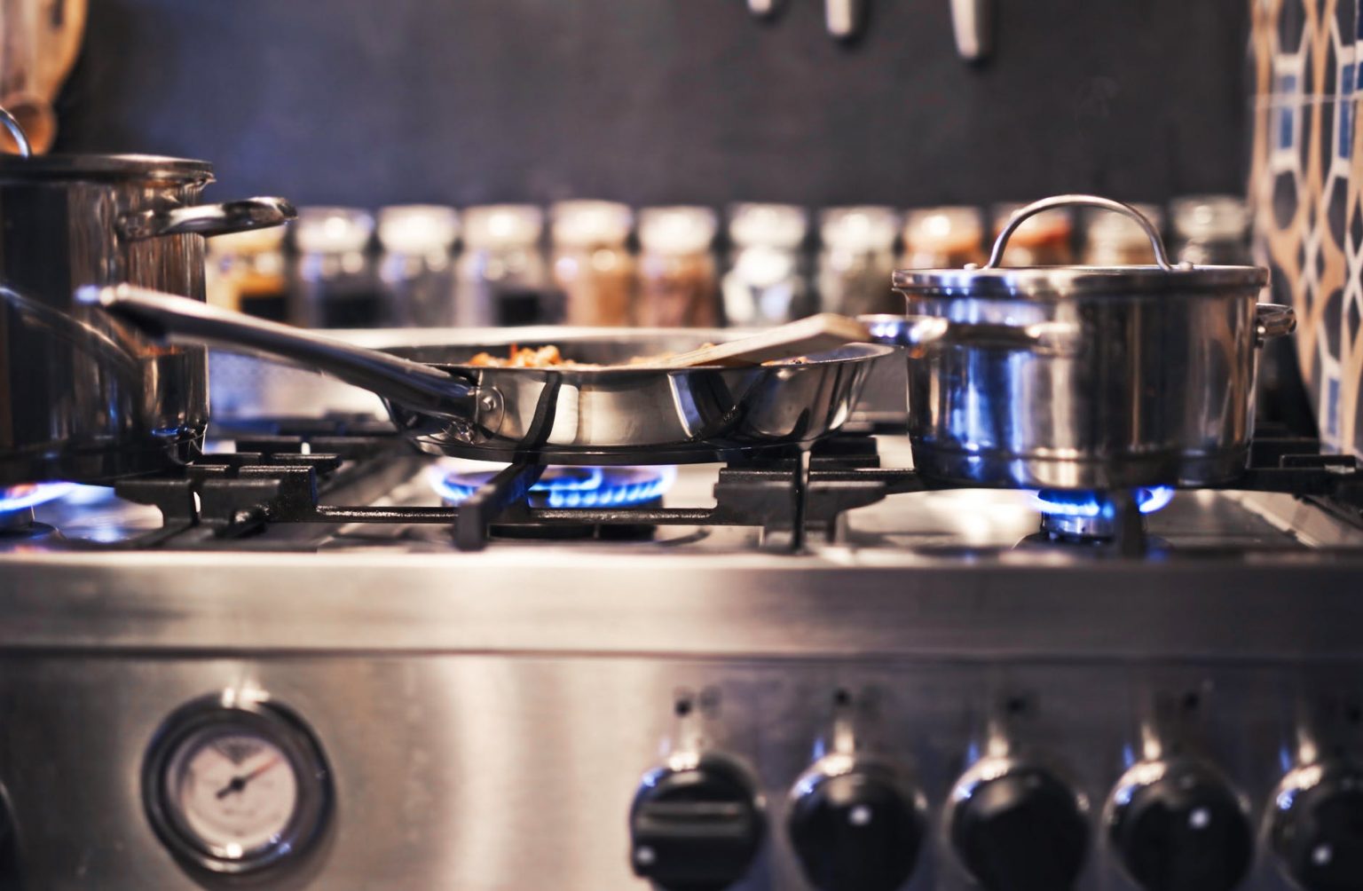5 Reasons Why You Should Avoid Fixing Kitchen Aid Stove On Your Own And