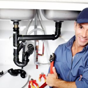 VIGILANT-plumber-fixing-a-sink-shutterstock_132523334-e1448389230378-620x400.jpg