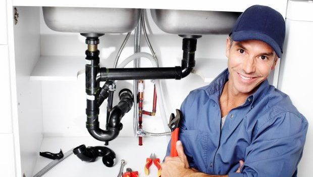 VIGILANT-plumber-fixing-a-sink-shutterstock_132523334-e1448389230378-620x400.jpg