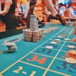 Online Casino VS Land-based Casino: Which One is Better?